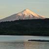Fim de tarde em Pucón, no sul do Chile, com o vulcão Villarrica ao fundo